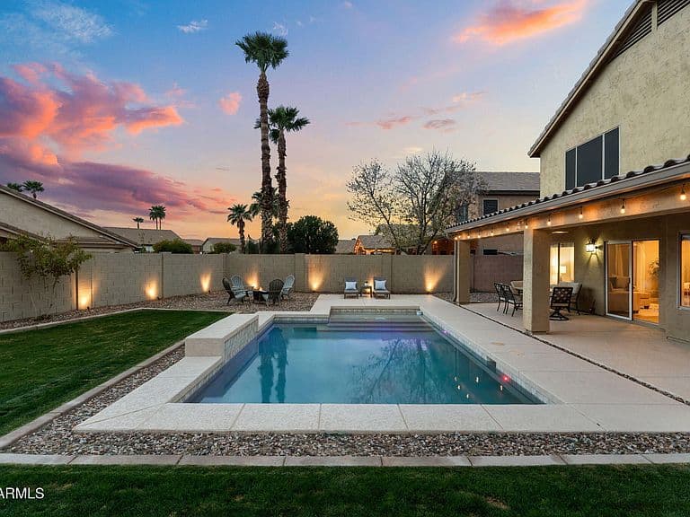 2305 E Cherry Hills Pl photo 1