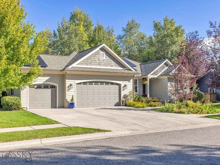 601 Oxford Dr photo 3