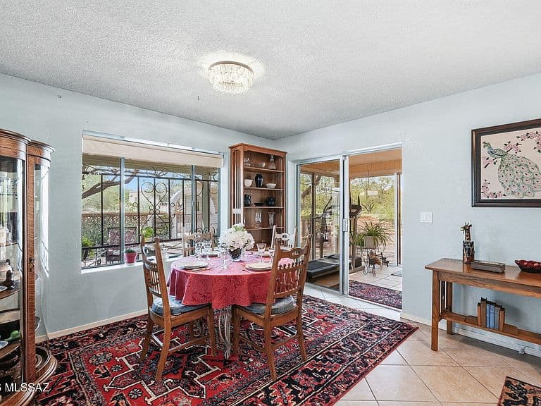 696 W Paseo Del Canto photo 3