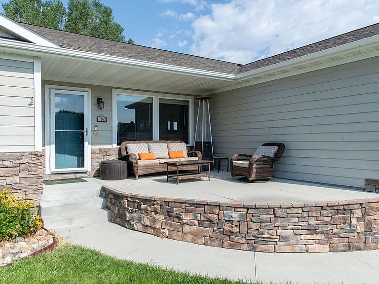 1362 Bobwhite Ct photo 2