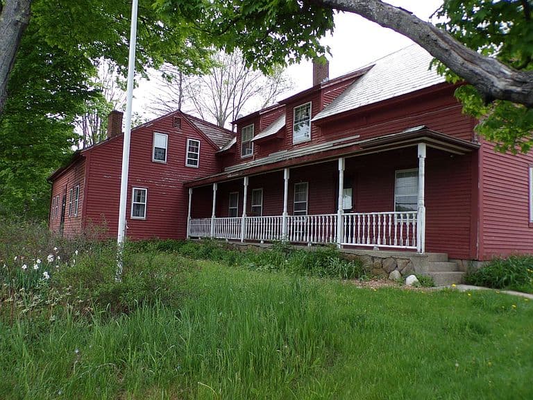 658 Main Street photo 3