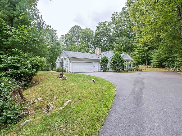 20 Buttonwood Road photo 2