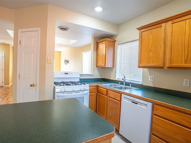 1323 Bridgecourt Way photo 5