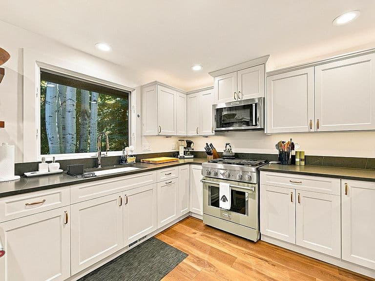 4 Foxtail Rd photo 4