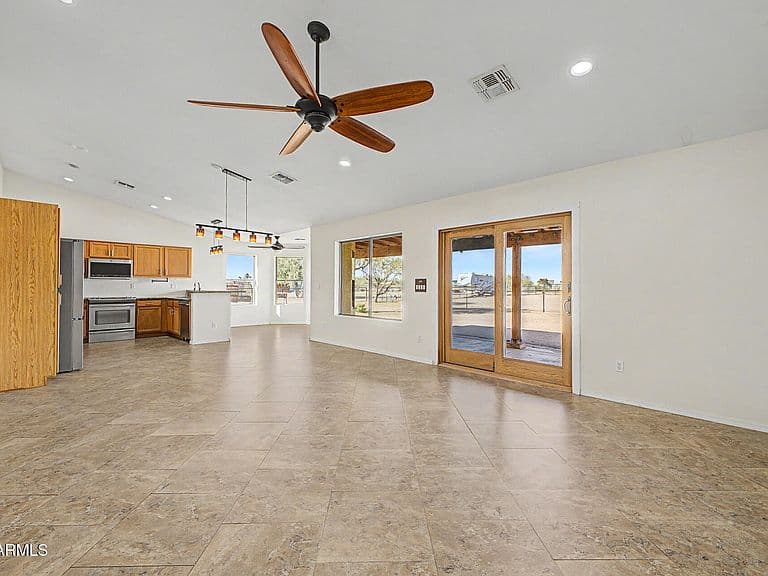33399 N KAREN Lane photo 5