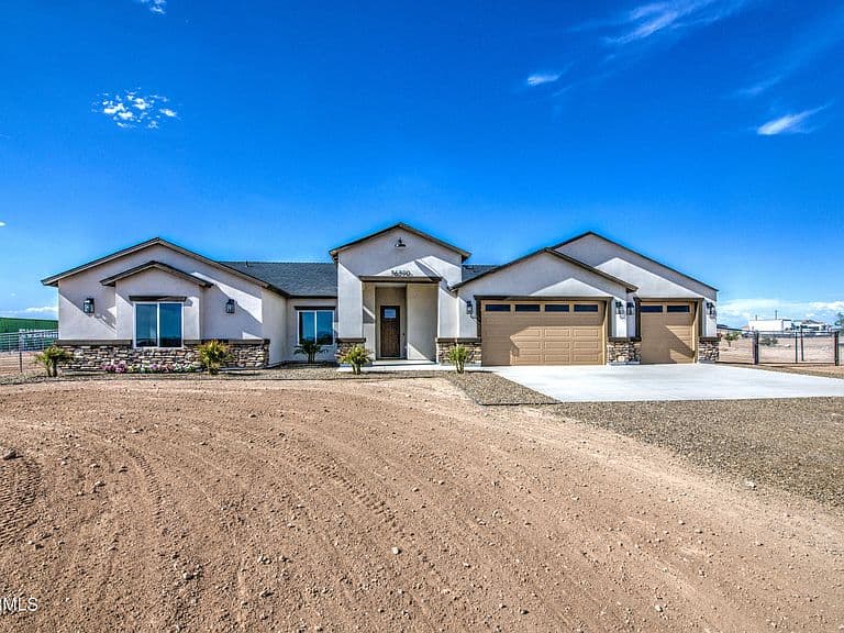 36390 W WHITTON Avenue photo 4