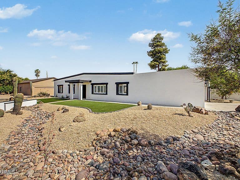 5539 E SWEETWATER Avenue photo 3