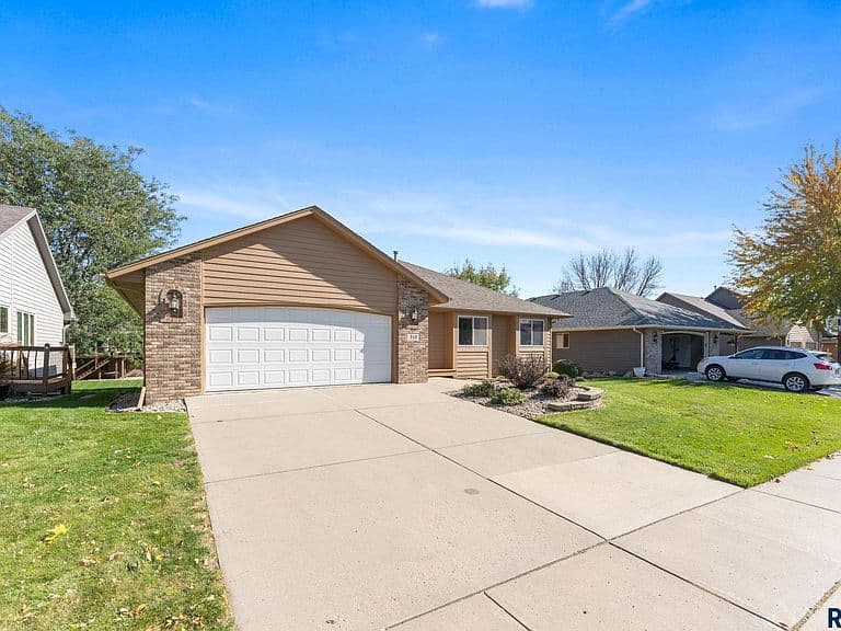 316 N Penstemon Ave photo 2