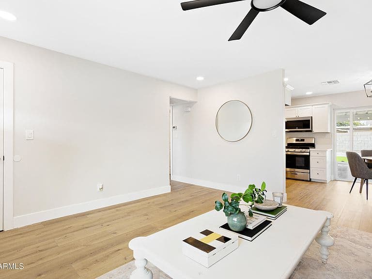 18209 N 34th Ln photo 5