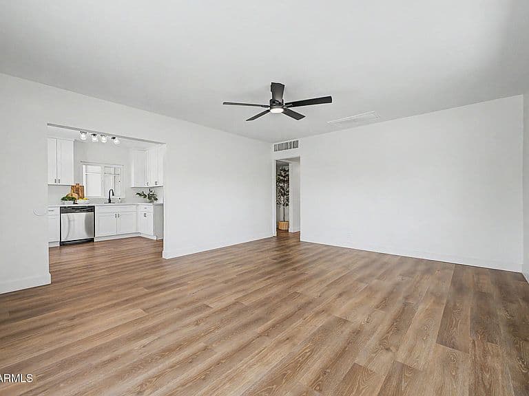 636 W Rio Salado Parkway photo 4