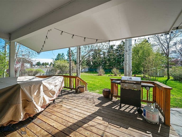 219 Coulee Dr photo 2