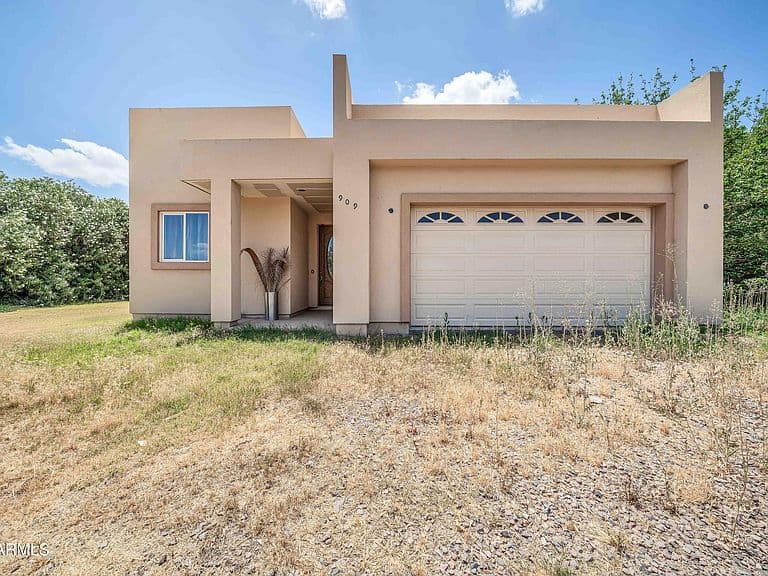909 W TAMARISK Street photo 1