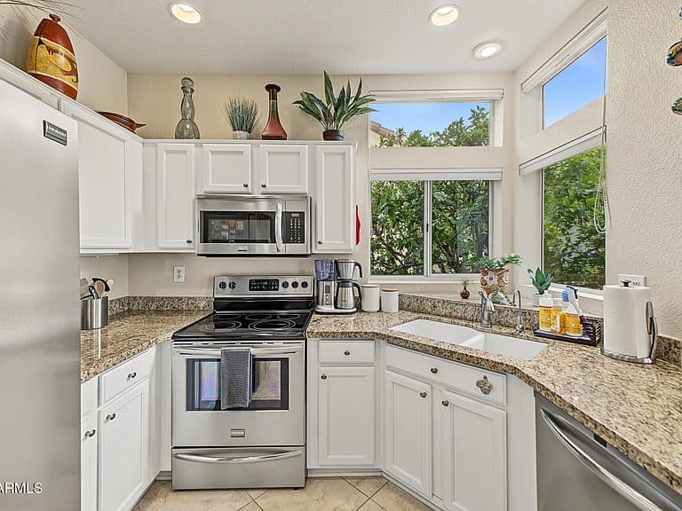 16133 W HERITAGE Drive photo 4