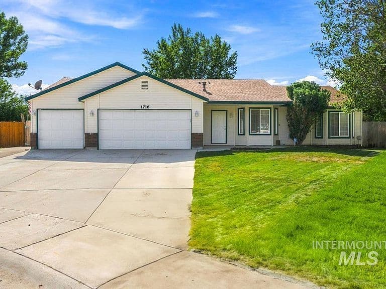 1716 W Plum Ct photo 1