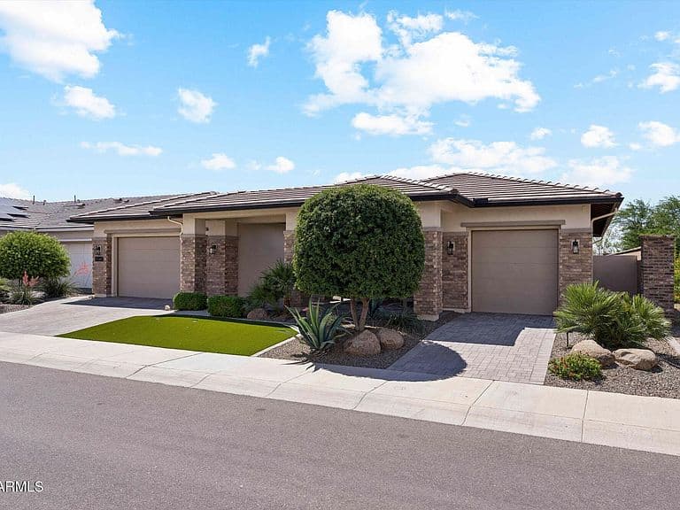 17467 W Guthrie Street photo 2