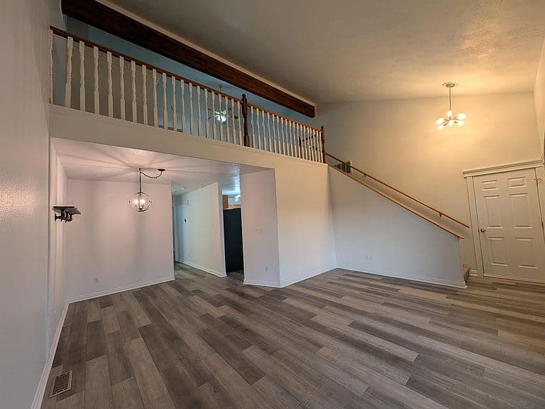 4662 Annies Way photo 3