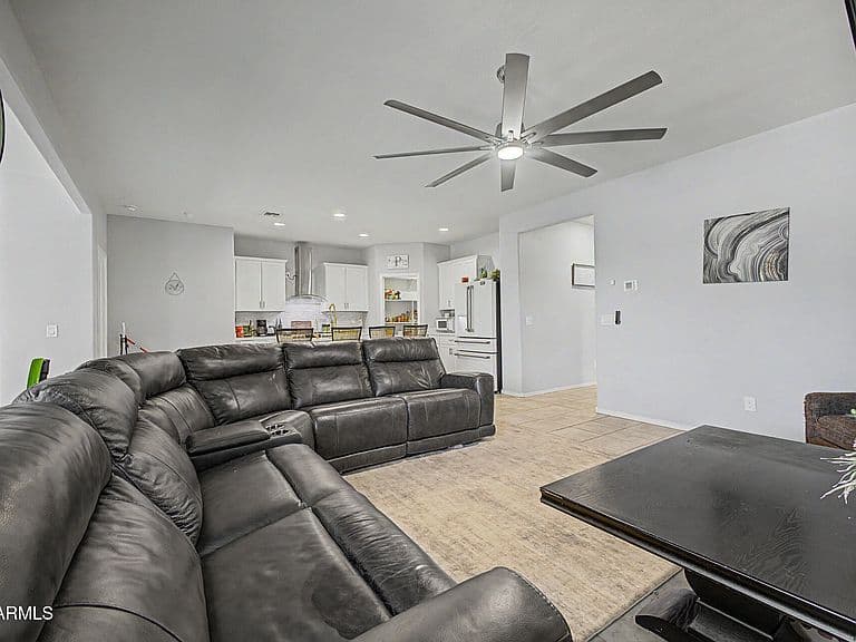 43703 W ACACIA Avenue photo 4