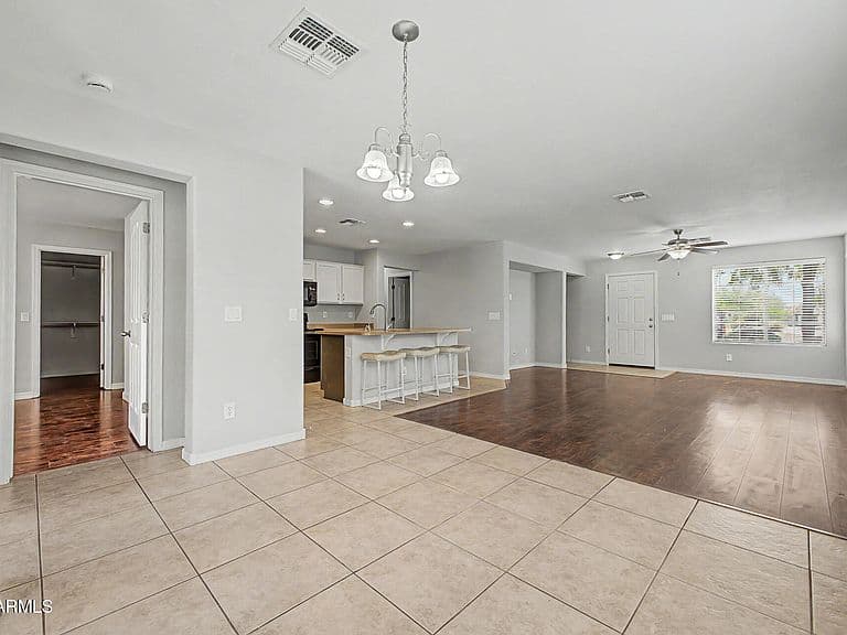 32974 N SANDSTONE Drive photo 4