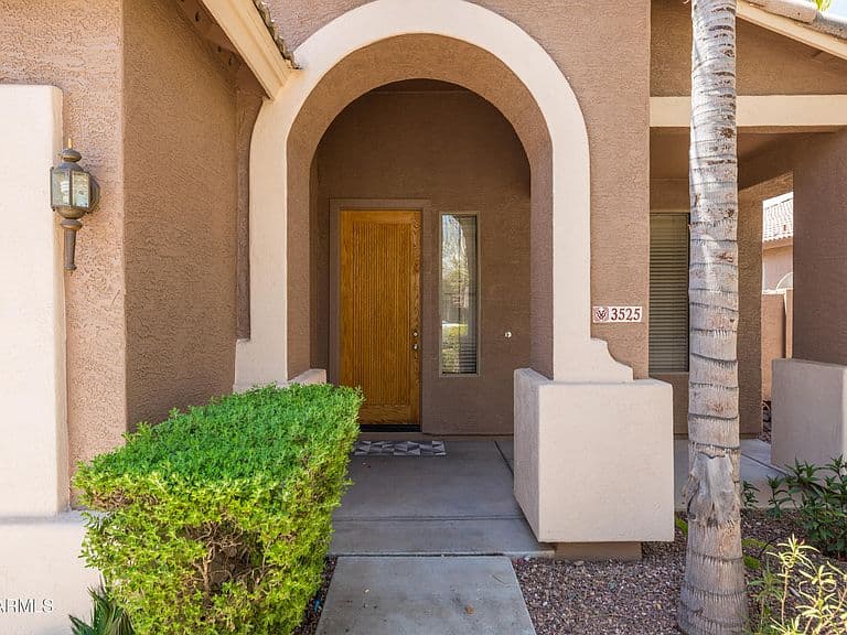 3525 W Quail Track Drive photo 2