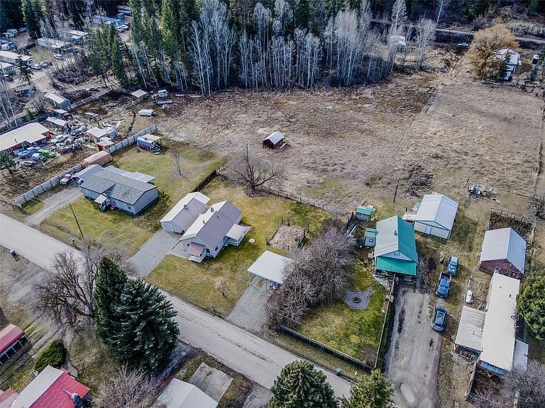 82 Pioneer Rd photo 5