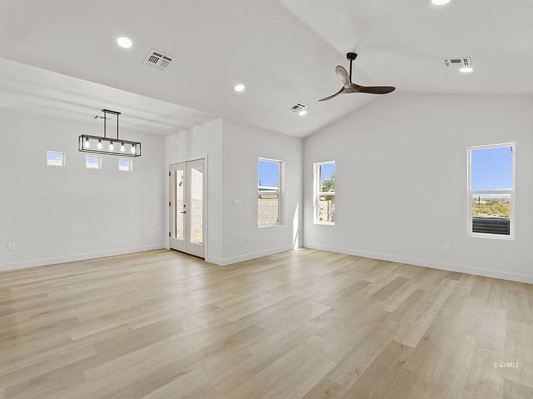 8423 S Navajo Dr photo 5