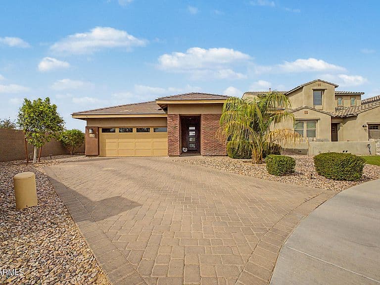 3338 E TIFFANY Court photo 3