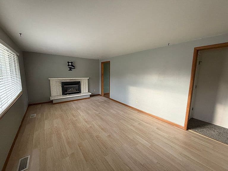 1740 Colorado Dr photo 4