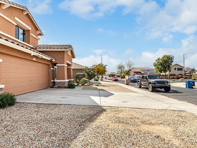 25541 W WINSLOW Avenue photo 5