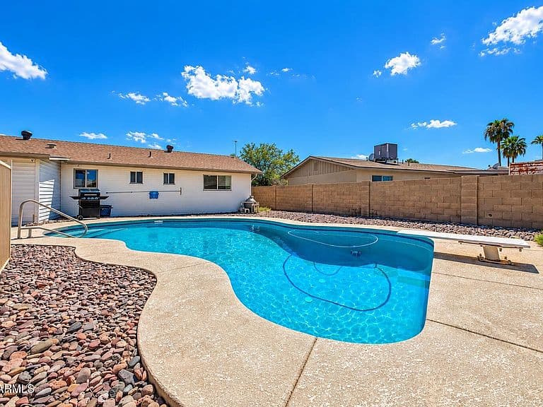 314 W PINON Avenue photo 2