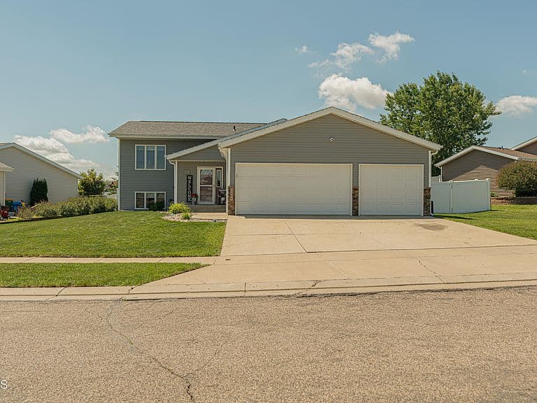 3406 Frost Ln photo 1