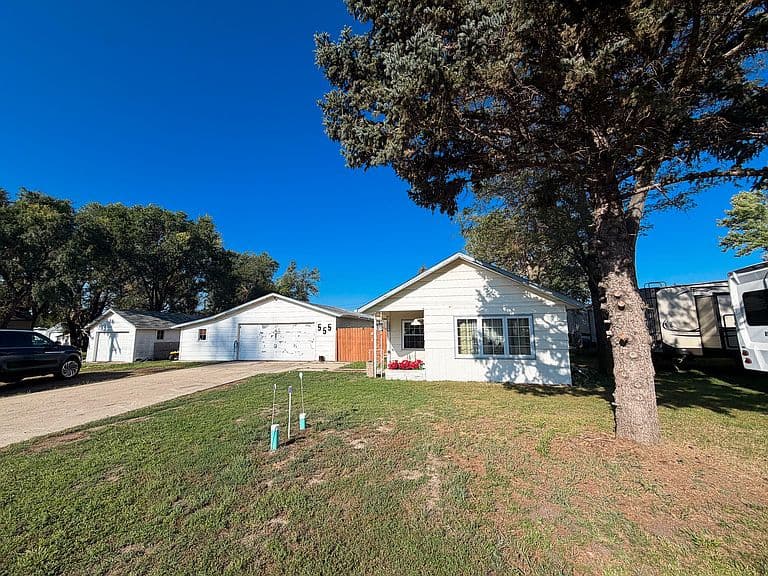 555 Lincoln Ave SW photo 2