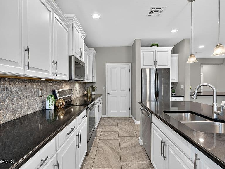 22768 W MOONLIGHT Path photo 4