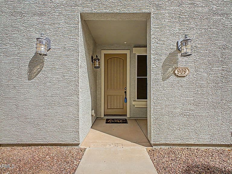 909 S Storment Lane photo 4