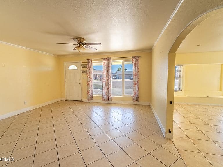 116 E SAGUARO Street photo 4