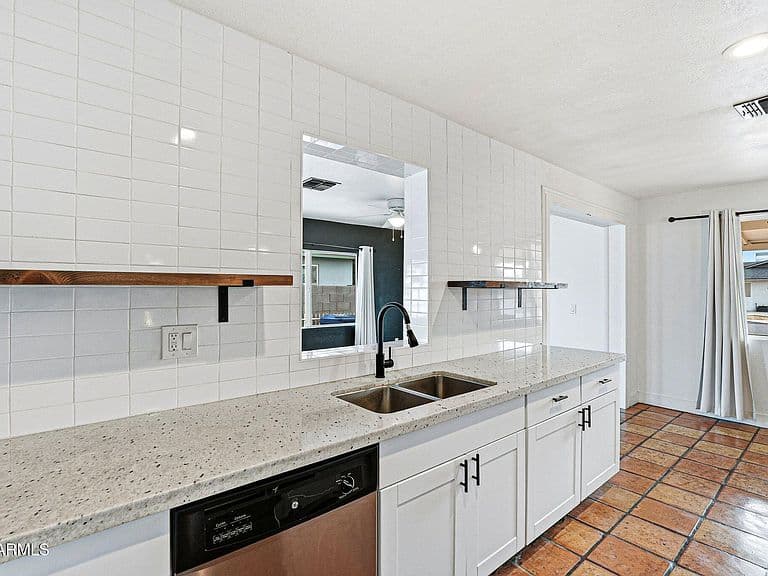 7214 N 21ST Avenue photo 3