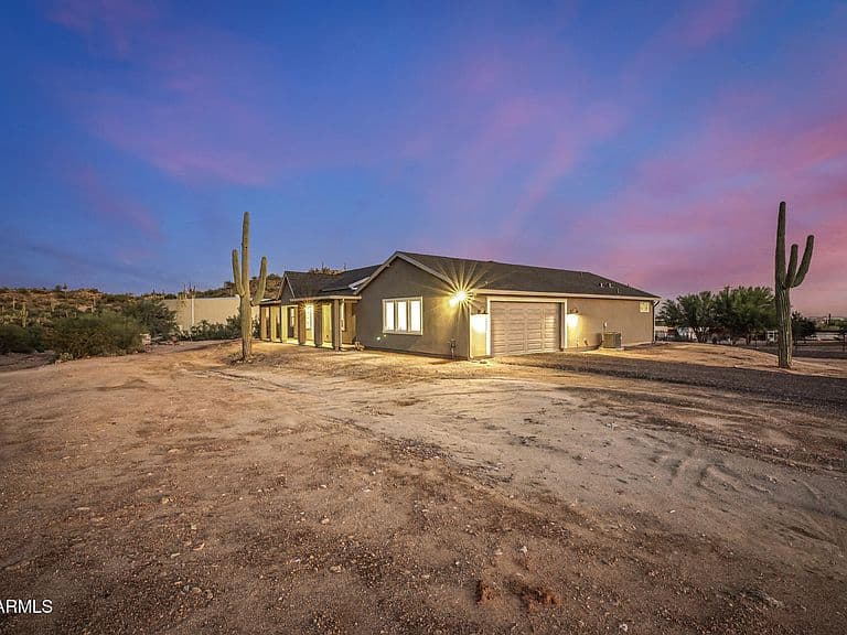 3075 W MCDOWELL Boulevard photo 3