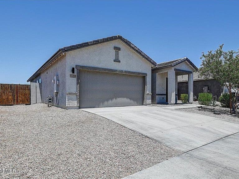 19254 W PIERSON Street photo 2