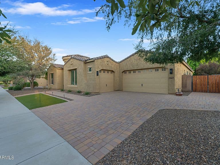 20093 E QUINTERO Road photo 2