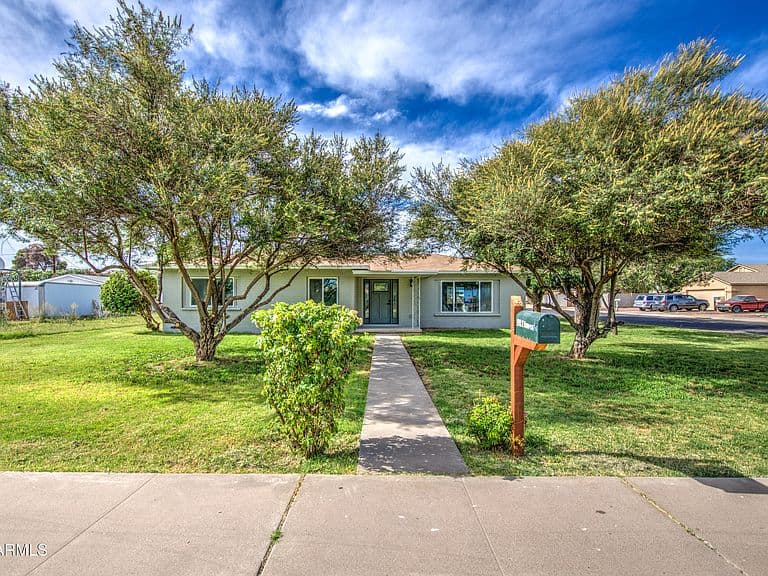 512 E NARRAMORE Avenue photo 4