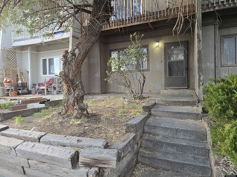 784 Badger Ln photo 1
