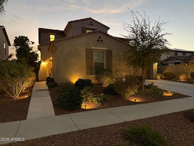 2424 N ACACIA Way photo 2