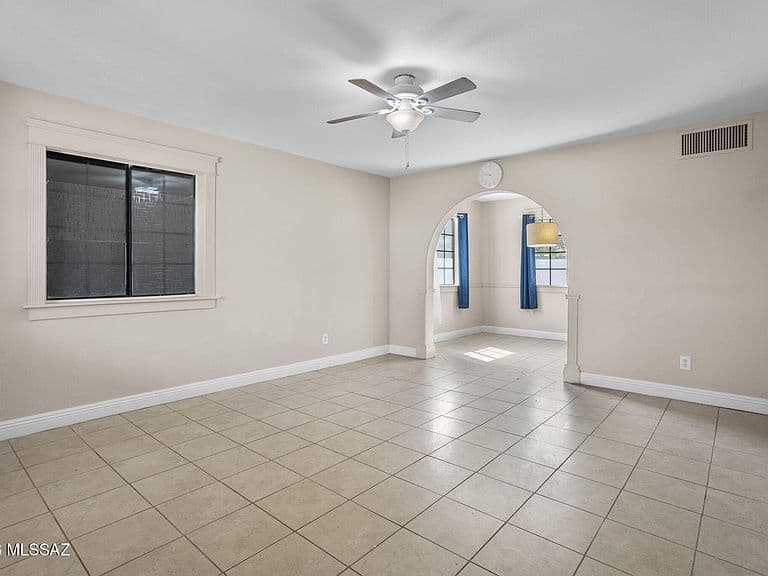 837 W Calle Sierra photo 4