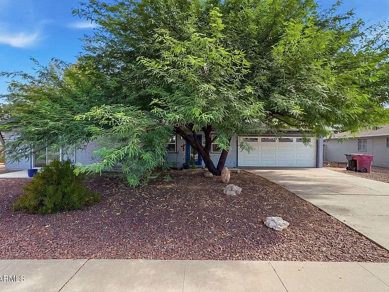 8061 E VIRGINIA Avenue photo 2