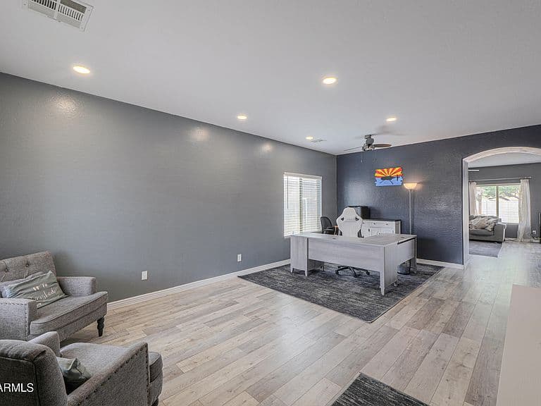 45574 W TULIP Lane photo 4