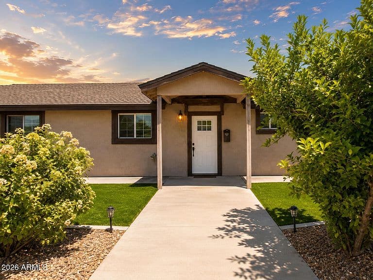 1826 W ORAIBI Drive photo 3