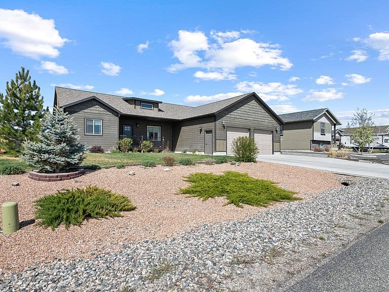1150 Polaris Rd photo 1