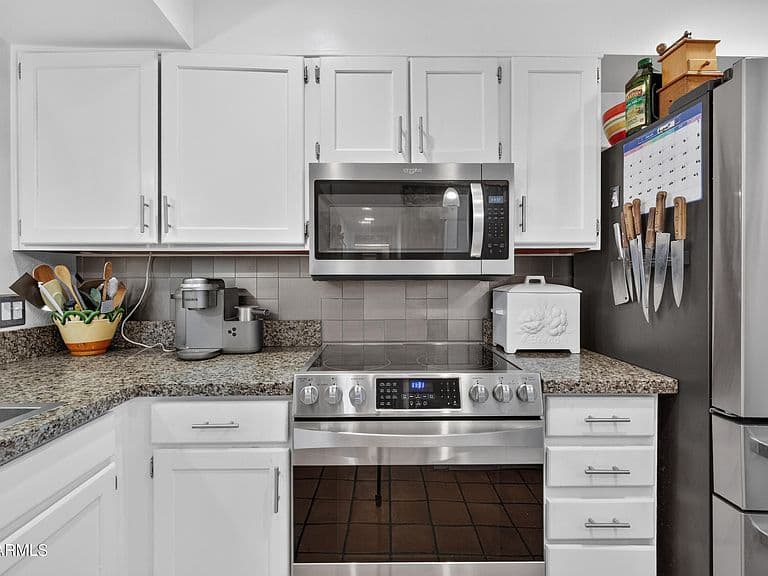 11020 N 27TH Avenue photo 5