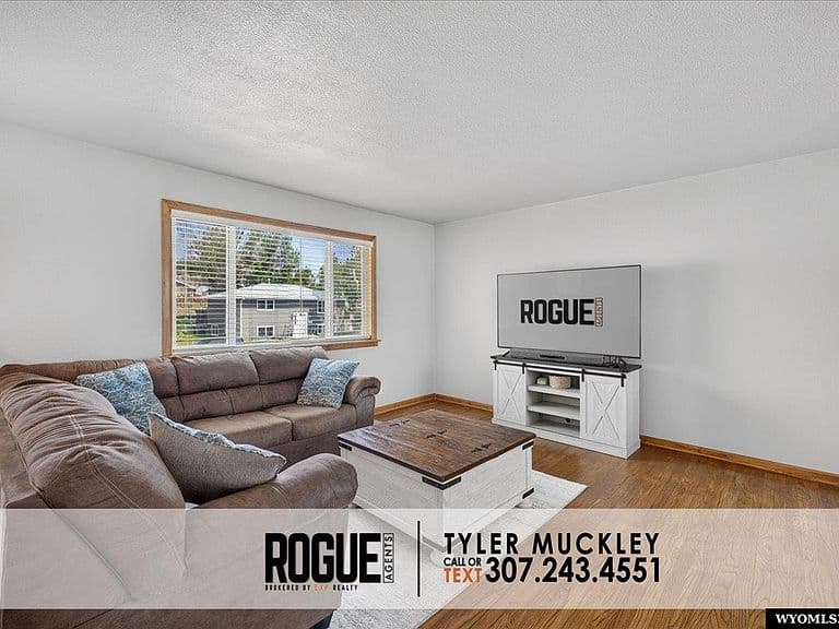 1815 Glendale Ave photo 5