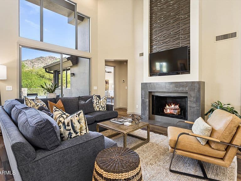 3018 E SIERRA VISTA Drive photo 4