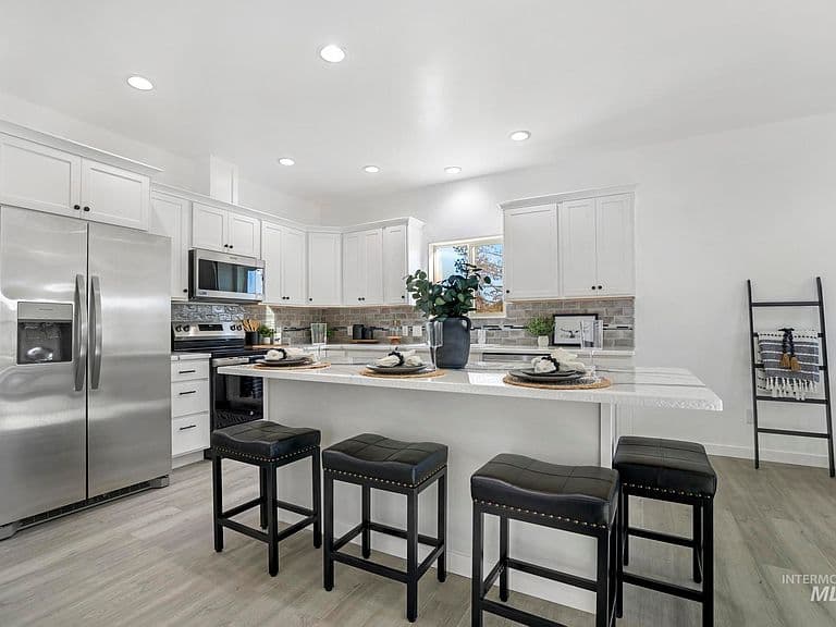 1800 Poplar Ave photo 4
